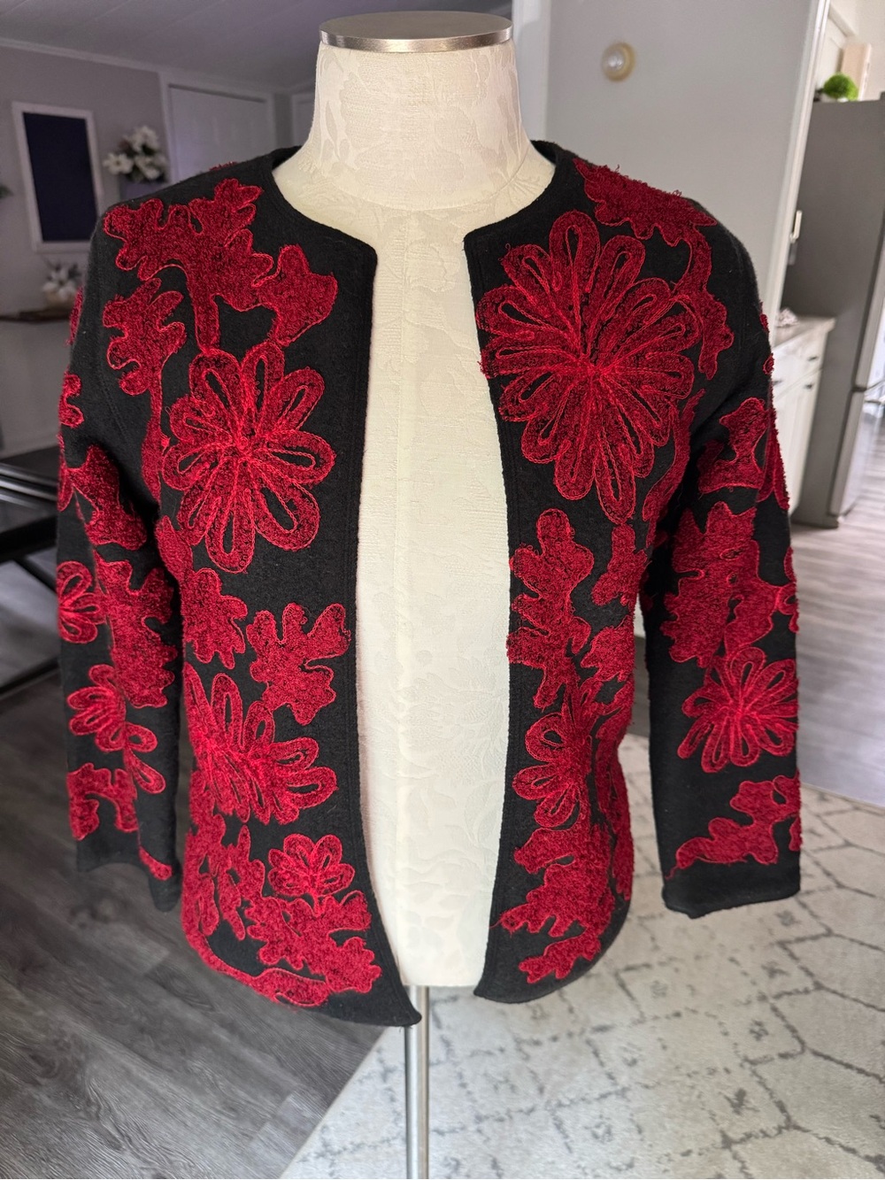 Chico’s Design Vintage 100%Wool Women's Red & Black Floral coat jacket